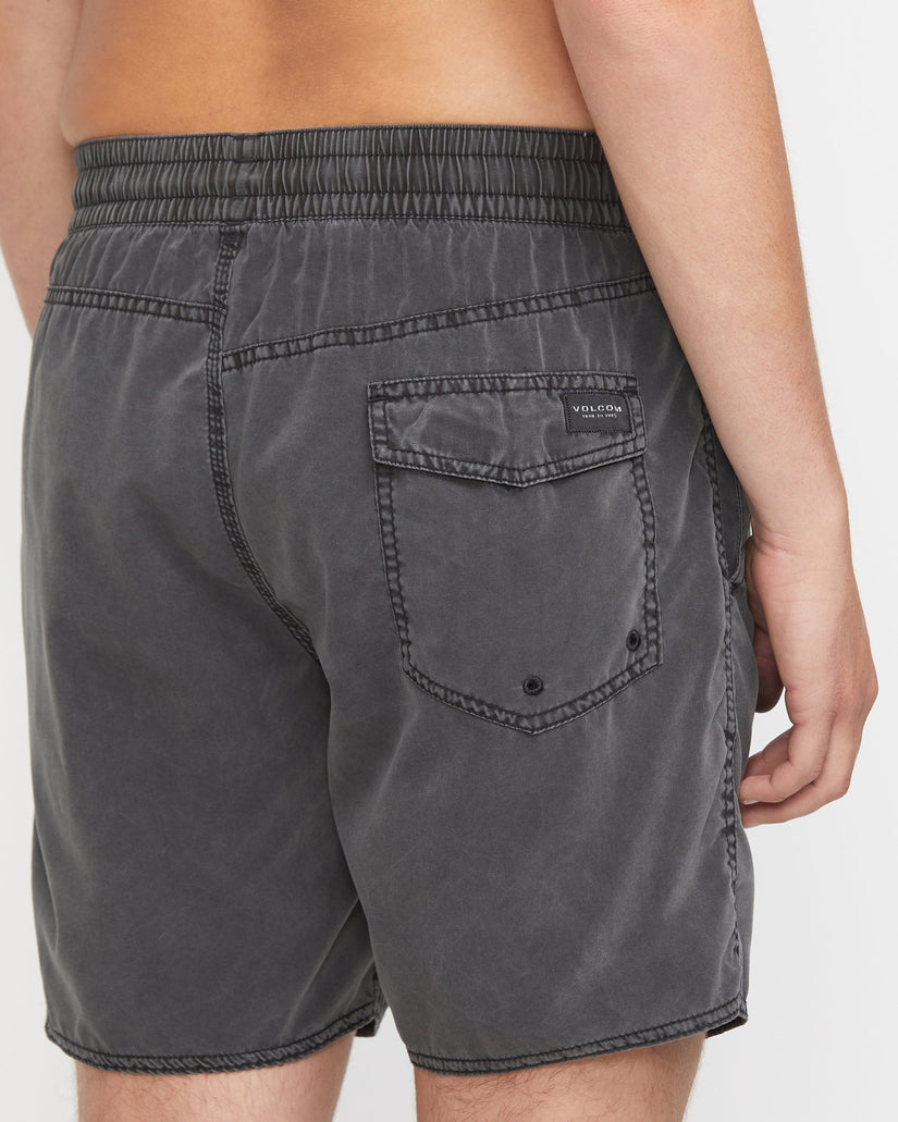 Center Trunk 17" Boardshorts - BLACK